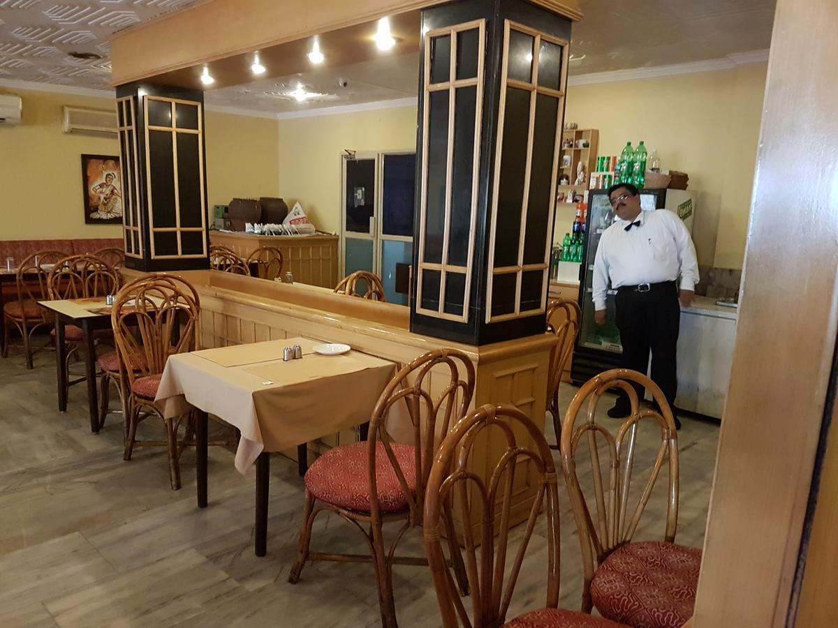Hotel Regency Thiruvananthapuram Exteriör bild